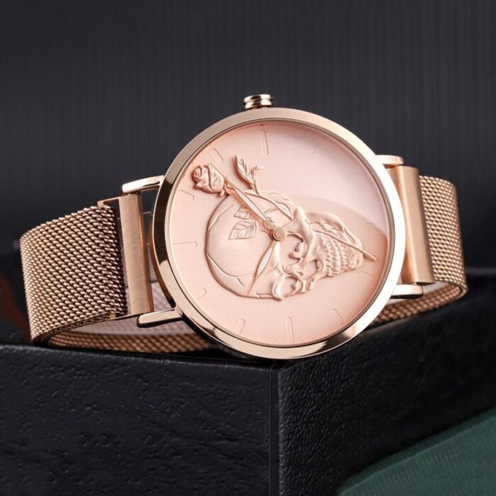 10335467_67facab62ceec ساعة يد معدنية للرجال لون ذهبي وخلفية بيج من Skmei - الصورة 1