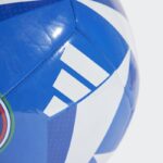 ⁦كرة قدم اديداس فوسول ليبي ايطاليا كلوب لون أزرق وأبيض - adidas Fussballliebe Italy Club (UEFA EURO 24) Ball - Blue⁩ - الصورة ⁦2⁩