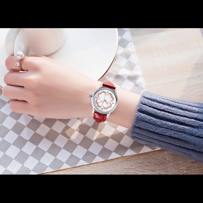 ⁦ساعة يد كوارتز جلد من skmei للنساء لون أحمر⁩ - الصورة ⁦2⁩