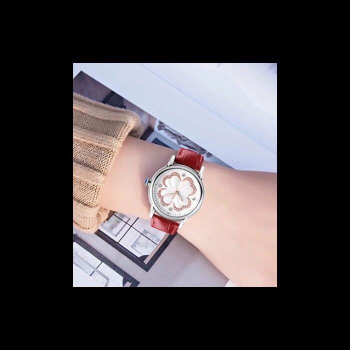 ⁦ساعة يد كوارتز جلد من skmei للنساء لون أحمر⁩ - الصورة ⁦4⁩