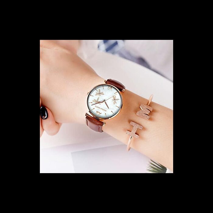 ⁦ساعة يد كوارتز جلد من Hannah Martin للنساء لون بني غامق⁩ - الصورة ⁦4⁩