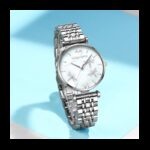 ⁦ساعة يد كوارتز ستانلس من Hannah Martin للنساء لون فضي⁩ - الصورة ⁦5⁩