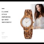 ⁦ساعة يد عقارب خشبي للنساء لون خشبي فاتح⁩ - الصورة ⁦2⁩