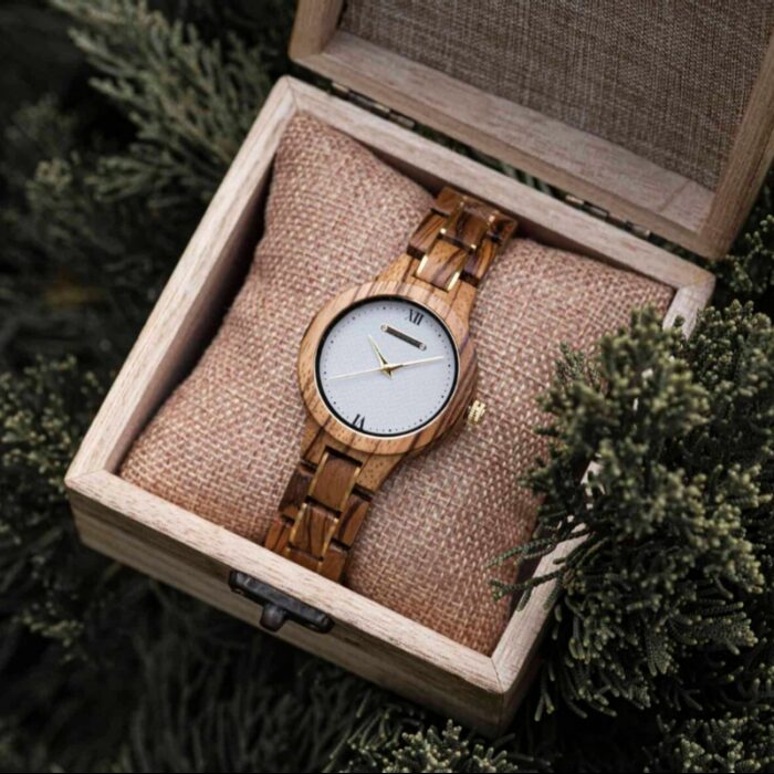⁦ساعة يد عقارب خشبي للنساء لون خشبي فاتح⁩ - الصورة ⁦11⁩