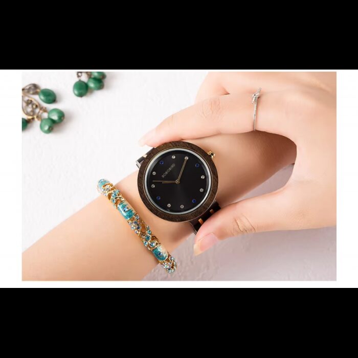 ⁦ساعة يد عقارب خشبي للنساء لون خشبي غامق⁩ - الصورة ⁦6⁩