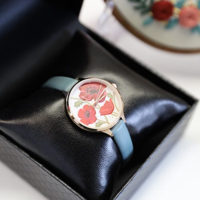 ⁦ساعة جلد ستاتية بتصميم مينا ورد من Nafisa عقارب لون فستقي⁩ - الصورة ⁦3⁩