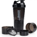 شيكر بروتين ( مطرة ماء مع مكان للبروتين أو الفيتامينات ) اسود