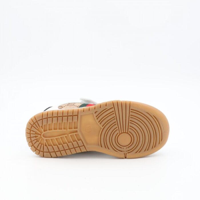 ⁦حذاء للأطفال لون بيج ونعل أبيض⁩ - الصورة ⁦5⁩