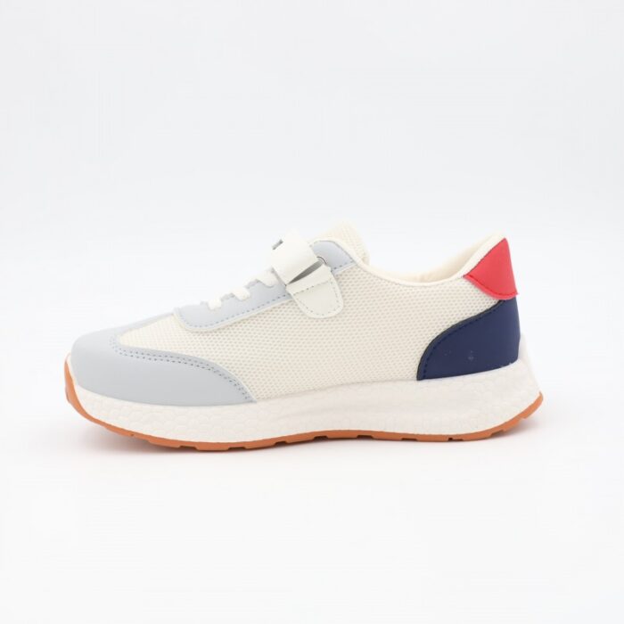 ⁦حذاء للأطفال لون أبيض وكحلي ورمادي و أحمر⁩ - الصورة ⁦5⁩