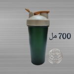 شيكر بروتين بلاستيك PP لون اخضر وبيج حجم 700 مل