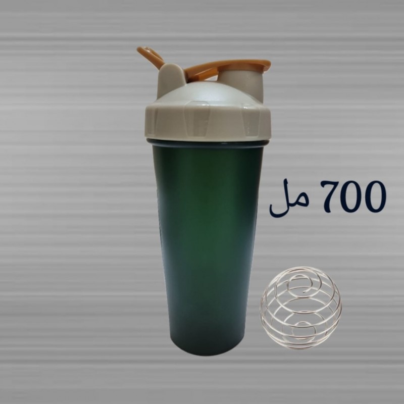 ⁦شيكر بروتين بلاستيك PP لون اخضر وبيج حجم 700 مل⁩ - الصورة ⁦1⁩