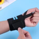 ⁦جوز مشدات للرسغ لون ازرق⁩ - الصورة ⁦3⁩