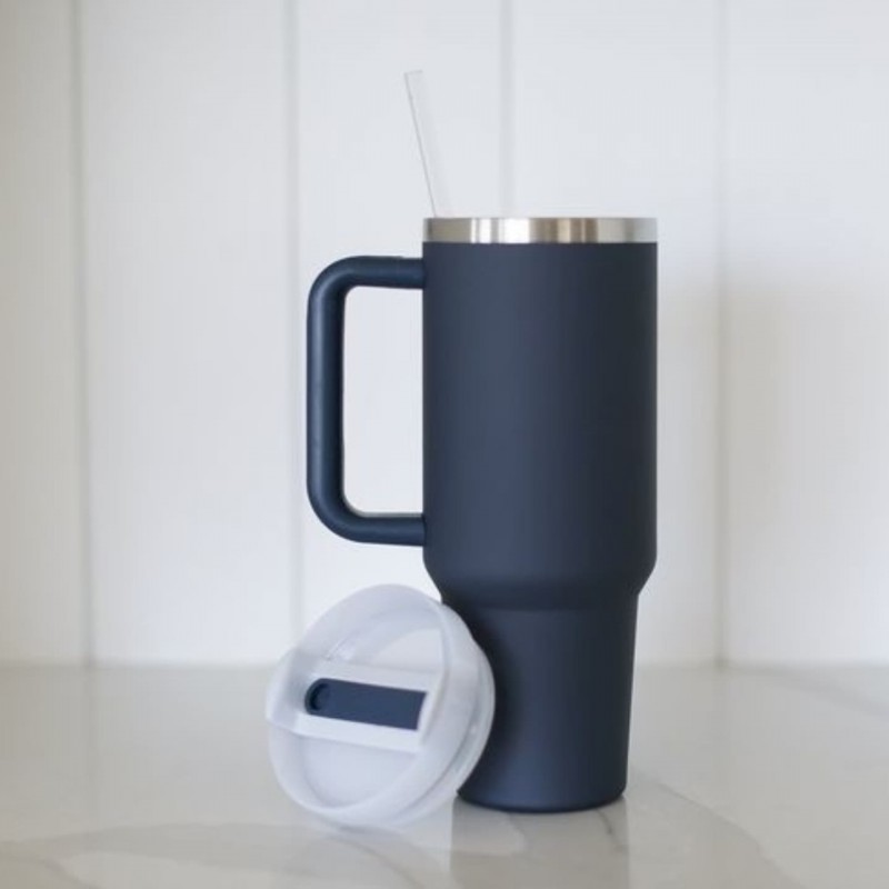 ⁦كاسة ستانلس ستيل المعزوله ( Stanley ) حجم 900 مل لون كحلي⁩ - الصورة ⁦1⁩