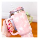 ⁦كاسة ستانلس ستيل المعزوله (Stanley) حجم 900 مل لون مزخرف زهري⁩ - الصورة ⁦2⁩