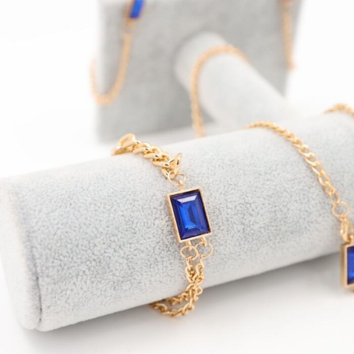 103379902_67fadcb1884fd بكج ساعة جلد لون أزرق للنساء مع 3 قطع إكسسوارات - الصورة 1