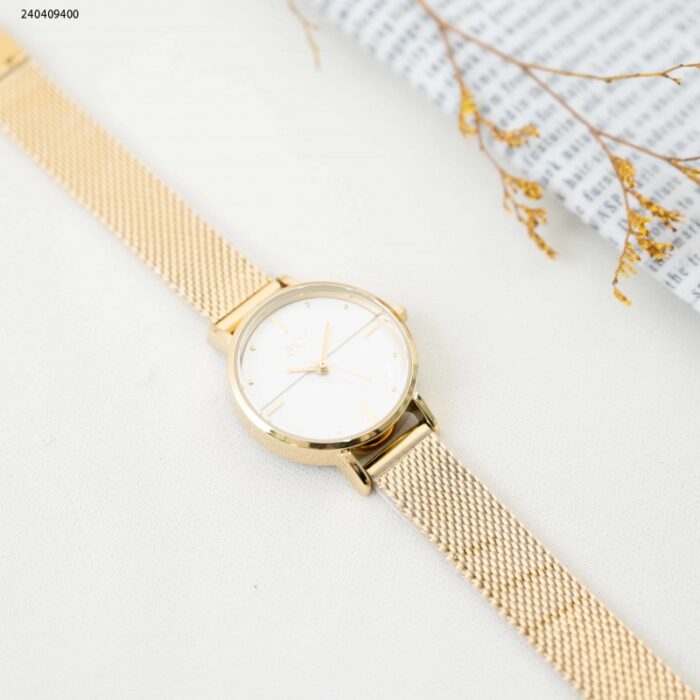 103380170_67fadd73e8d5f ساعة نسائية دائرية لون ذهب و اسود - الصورة 1