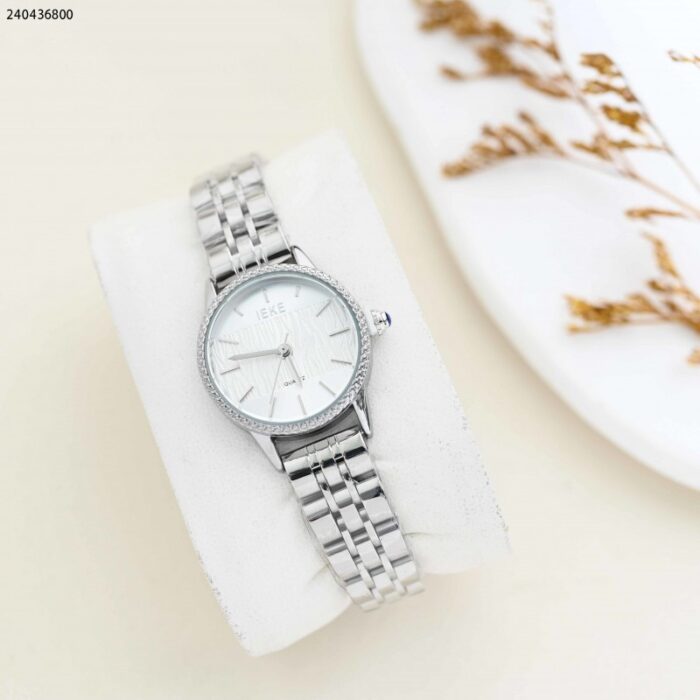 ⁦ساعة نسائية دائرية - ماركة لون فضي⁩ - الصورة ⁦1⁩