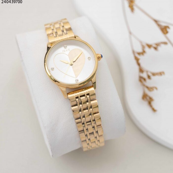 103380196_67fadda397e90 ساعة نسائية ثمانية الشكل مع حزام معدني لون فضي - الصورة 1