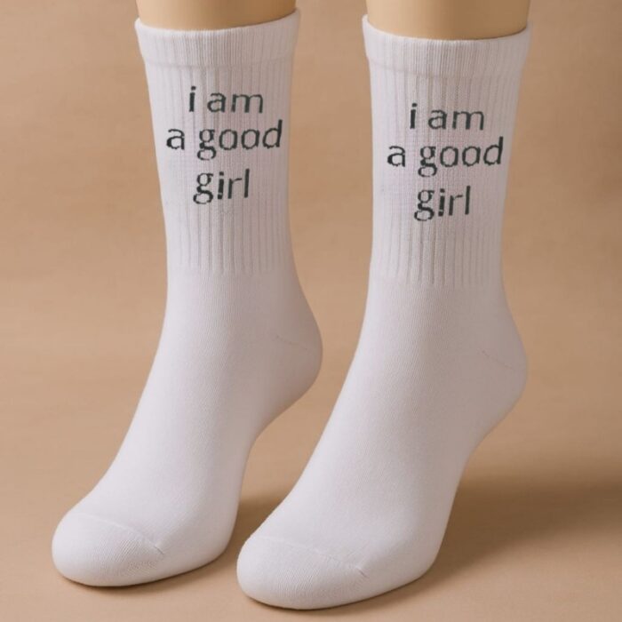 ⁦جوارب بتصميم iam a good girl (زوج واحد) للرجل لون أبيض⁩ - الصورة ⁦2⁩