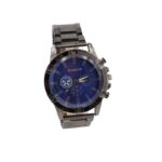 ساعة معدنية للرجال لون أسود أرضية زرقاء