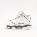 ⁦بوت رياضي ولادي للأطفال لون أبيض ورمادي⁩ - الصورة ⁦5⁩