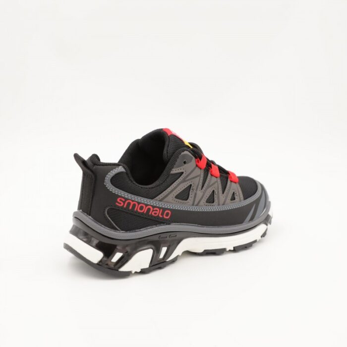 ⁦حذاء سبورت ولادي لون أسود وأحمر ونعل أبيض⁩ - الصورة ⁦3⁩