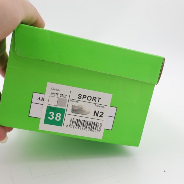 ⁦حذاء سبورت محير لون أبيض ورمادي⁩ - الصورة ⁦7⁩