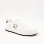 ⁦حذاء سبورت محير ولادي وبناتي لون أبيض وأسود⁩ - الصورة ⁦2⁩