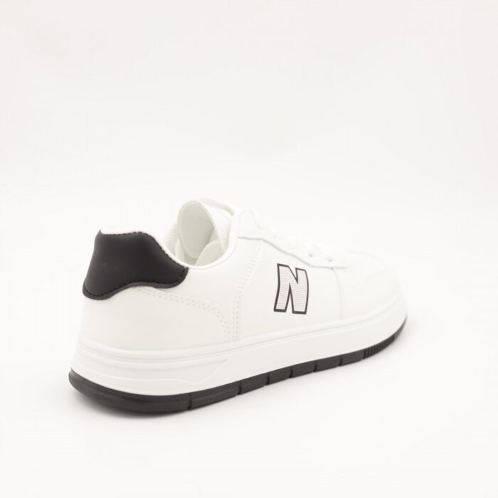 ⁦حذاء سبورت محير ولادي وبناتي لون أبيض وأسود⁩ - الصورة ⁦4⁩