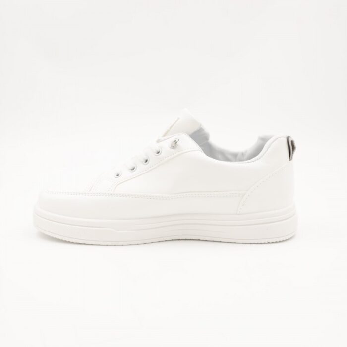 103380877_67fa632e82674 حذاء سبورت محير لون أبيض ورمادي - الصورة 1