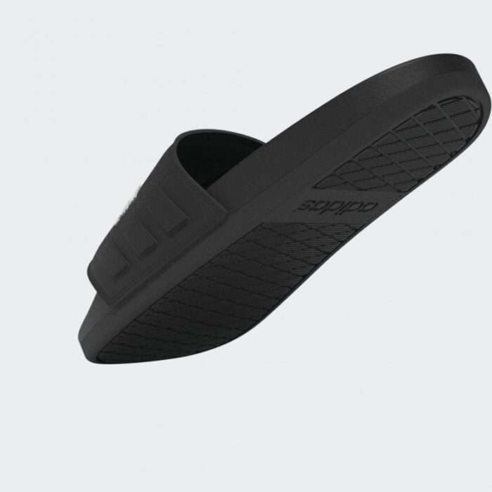 ⁦adidas MERCEDES - AMG PETRONAS FORMULA ONE TEAM ADILETTE COMFORT SLIDES - Black⁩ - الصورة ⁦20⁩