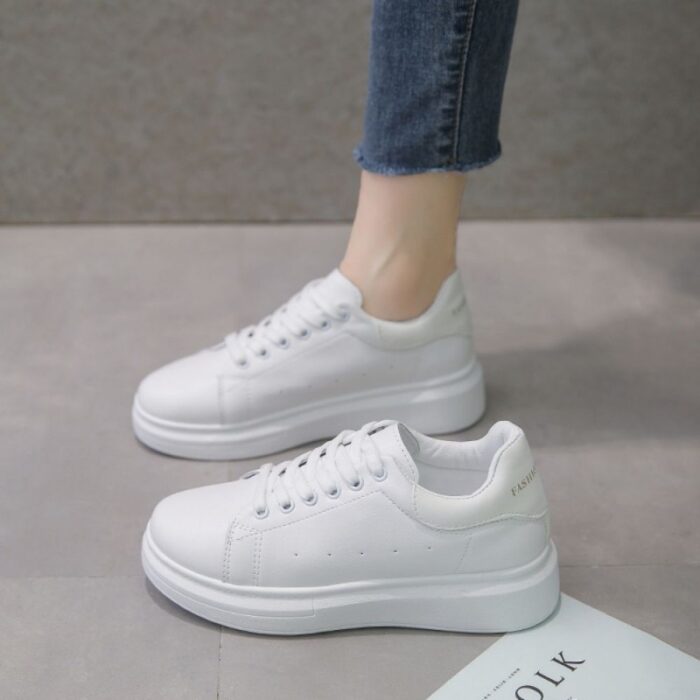 ⁦حذاء رياضي للرجال لون أبيض⁩ - الصورة ⁦2⁩