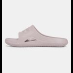 ⁦Under Under Men's UA Locker V Slides⁩ - الصورة ⁦2⁩