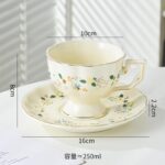 مج انجليزي مع صحن بنقشه ورد لون اخضر واصفر