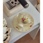 ⁦مج انجليزي مع صحن بنقشه ورد انجليزي⁩ - الصورة ⁦4⁩