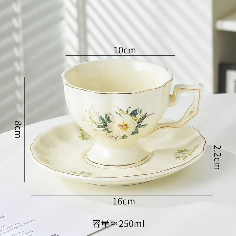 ⁦مج انجليزي مع صحن بنفشه ورد لون ابيض⁩ - الصورة ⁦1⁩