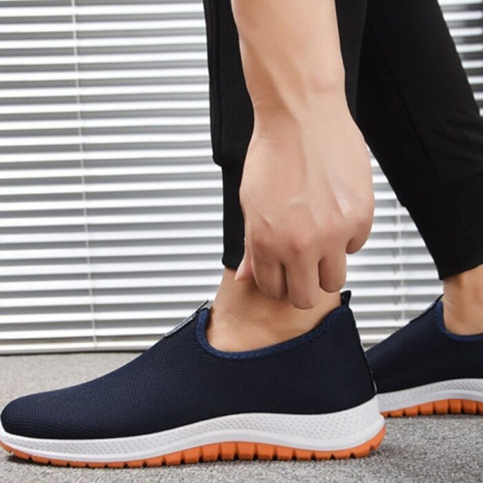 ⁦حذاء عملي خفيف أنيق ومريح سليب ان لون كحلي رقم الموديل 508⁩ - الصورة ⁦4⁩