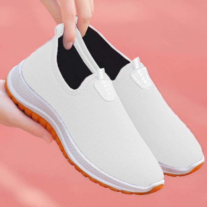 10322122_683320b843733 حذاء عملي خفيف أنيق ومريح سليب ان لون ابيض للصبايا و الشباب رقم الموديل 508 - الصورة 1