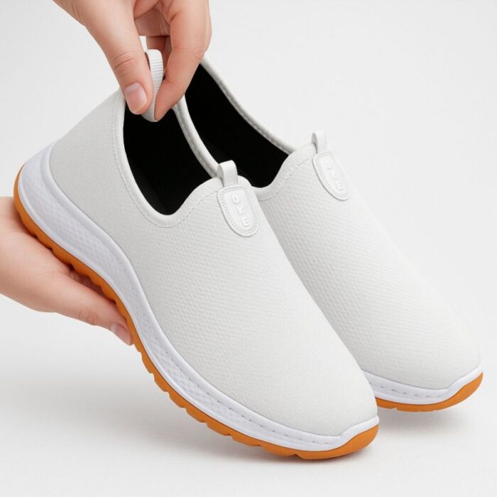 ⁦حذاء عملي خفيف أنيق ومريح سليب ان لون ابيض للصبايا و الشباب رقم الموديل 508⁩ - الصورة ⁦2⁩