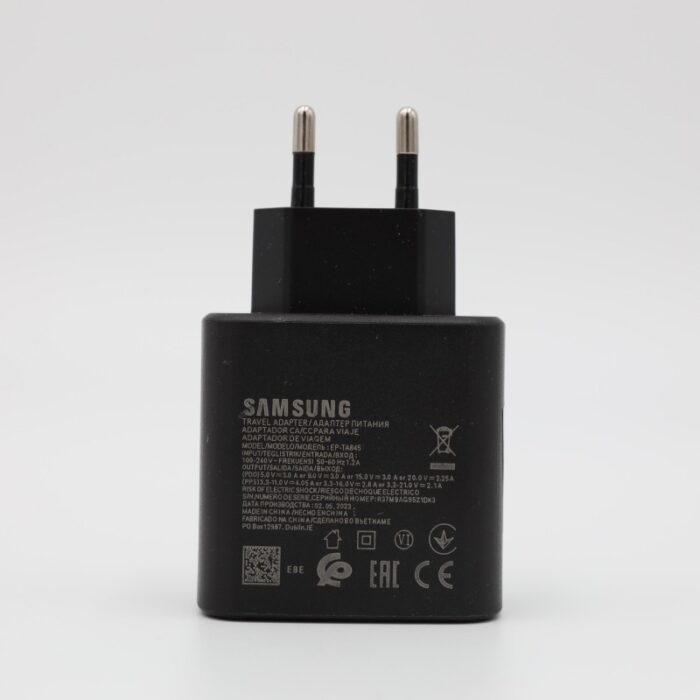 ⁦محول (عظمة) شحن بمنفذ تايب سي 45 واط من سامسونج لون أسود⁩ - الصورة ⁦2⁩