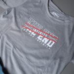 ⁦طقم قطعتين تيشيرت وشورت للأطفال لون رمادي وتركواز⁩ - الصورة ⁦3⁩