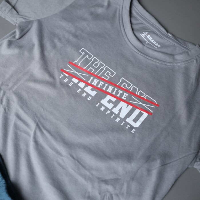 ⁦طقم قطعتين تيشيرت وشورت للأطفال لون رمادي وتركواز⁩ - الصورة ⁦3⁩