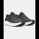 ⁦Under Under Men's UA Surge 4 Running Shoes- حذاء اندر ارمور سيرج 4 للرجال لون رمادي ونعل أبيض⁩ - الصورة ⁦4⁩