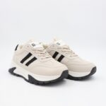 حذاء رياضي للنساء لون أبيض