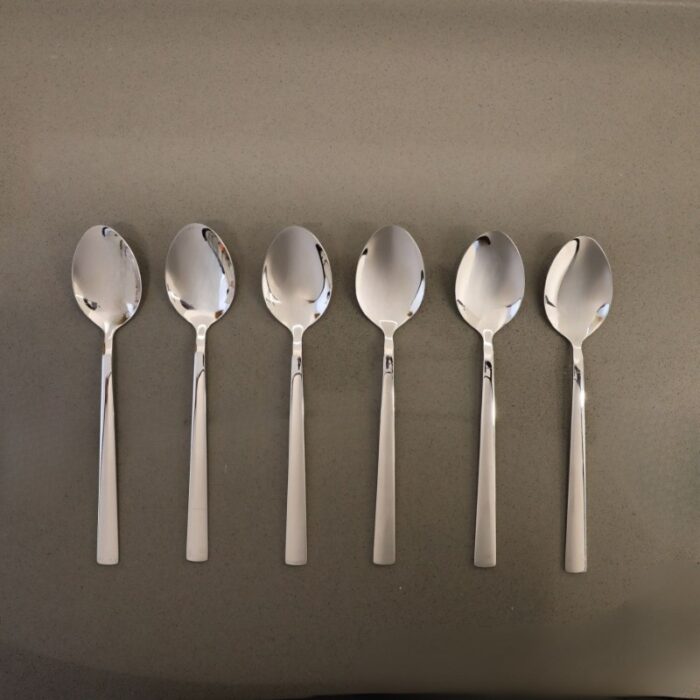 103378802_68334bc32ceb4 طقم معالق ستانلس ستيل 18/10 حجم كبير لون فضي 6قطع - الصورة 1