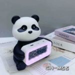 ساعة منبه للأطفال مع شاشة وسبيكر بتصميم دب باندا لون أسود