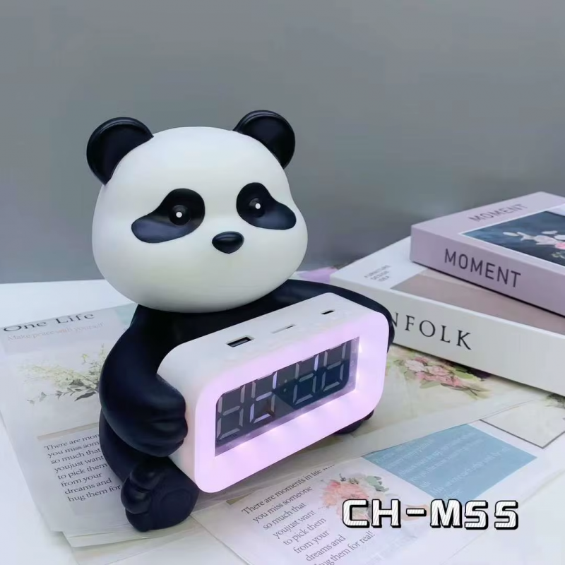 ⁦ساعة منبه للأطفال مع شاشة وسبيكر بتصميم دب باندا لون أسود⁩ - الصورة ⁦1⁩