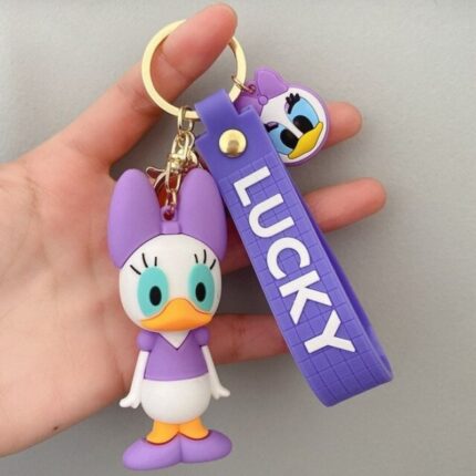 ميدالية بتصميم بطوطة لون بنفسجي