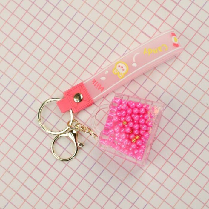 ⁦ميدالية بتصميم شنتة خرز - حسب اللون المتوفر⁩ - الصورة ⁦2⁩