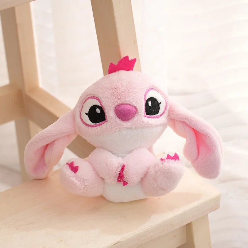 ⁦ميدالية ستيتش دبدوبدوب لون زهري⁩ - الصورة ⁦1⁩